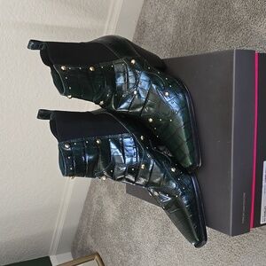 Vince Camuto Norley Ankle Western Bootie Deep Green Crocodile 8M